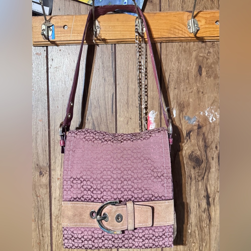 Vintage Coach Soho Signature Flap Buckle Shoulder Bag Suede Details